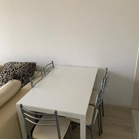 Bright Modern - 5 Min From Center 2 Apartman Szkopje